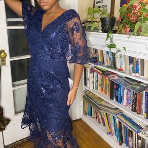 Dress with lace and sequin